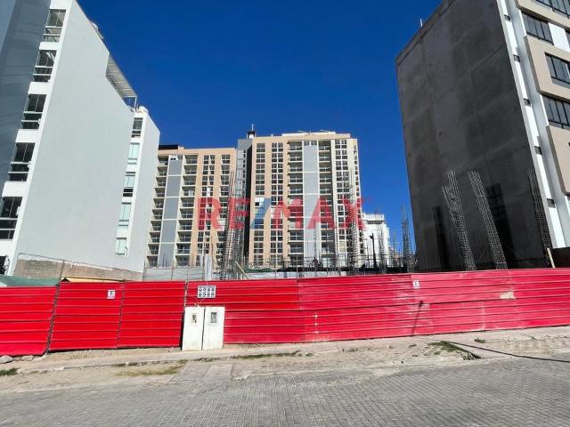 Vendo Departamento Frente A Parque Urb Cerrada