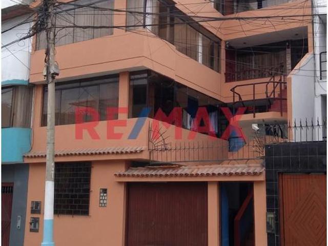 Vendo Departamento Primer Piso Con Cochera Urb, Sima La Perla