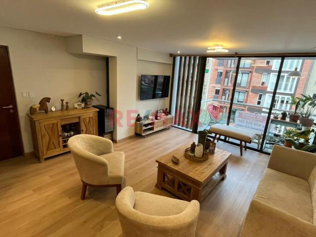 Vendo Departamento Recien Remodelado Miraflores + 2 Estacionamientos + Deposito
