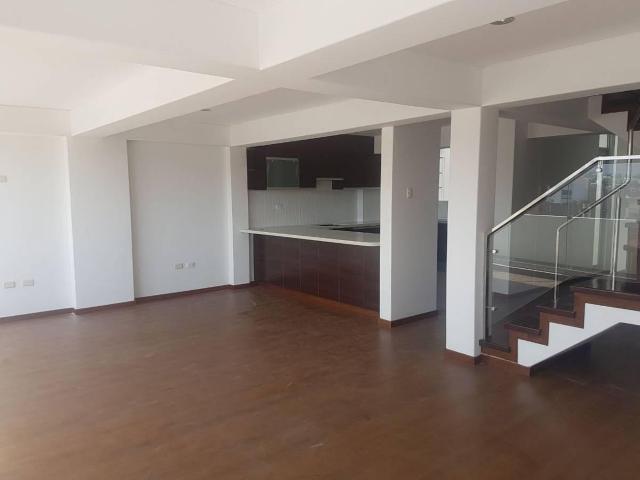 Vendo Dúplex en 5to y 6to Piso Frente a Parque con Ascensor, 02 Cocheras Cayma