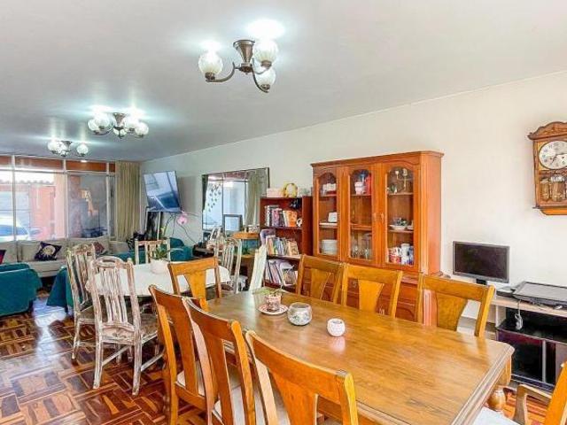 Vendo duplex lindo e iluminado con excelente ubicacin