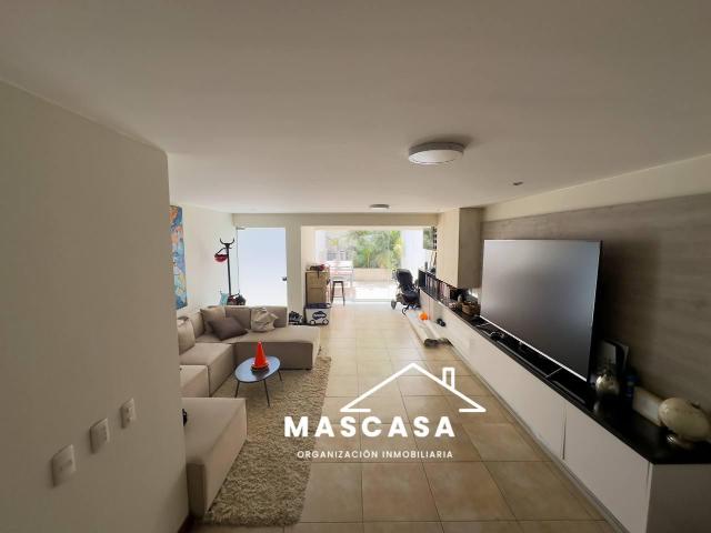 VENDO DUPLEX TIPO CASA EN CHACARILLA SURCO FRENTE A PARQUE !