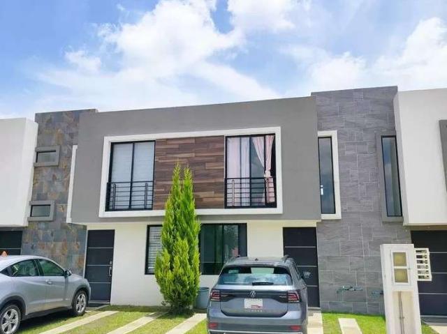 Vendo Excelente casa amplia en fraccionamiento con alberca