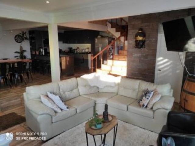 Vendo excelente casa remodelada en sector Miraflores Alto, Viña