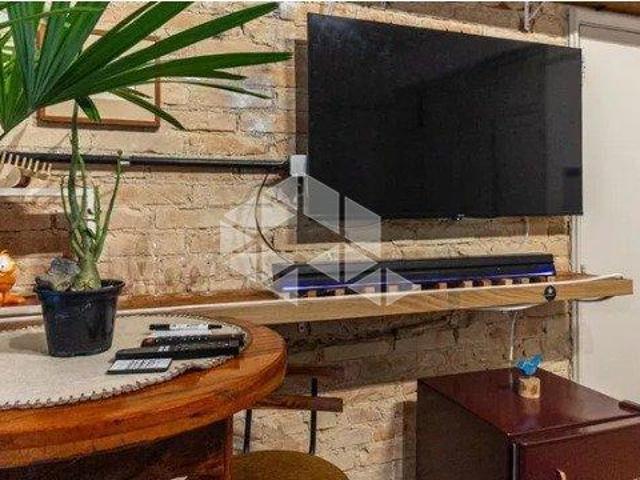 Vendo Excelente apartamento Reformado e Mobiliado no Centro Histórico de SP