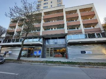 Vendo excelente departamento ubicado en cuarto piso en edificio Centro