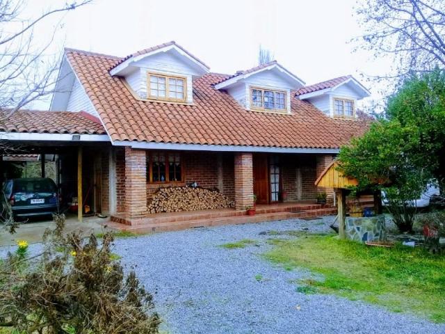 Vendo excelente y amplia casa / Parcela en Romeral