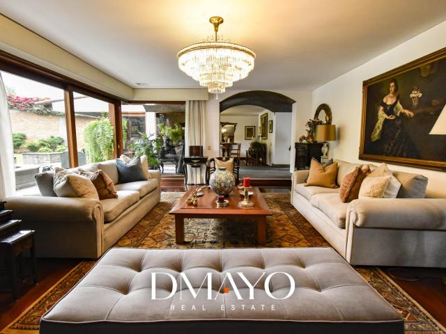 Vendo Linda Casa muy cerca al Club Golf Los Inkas