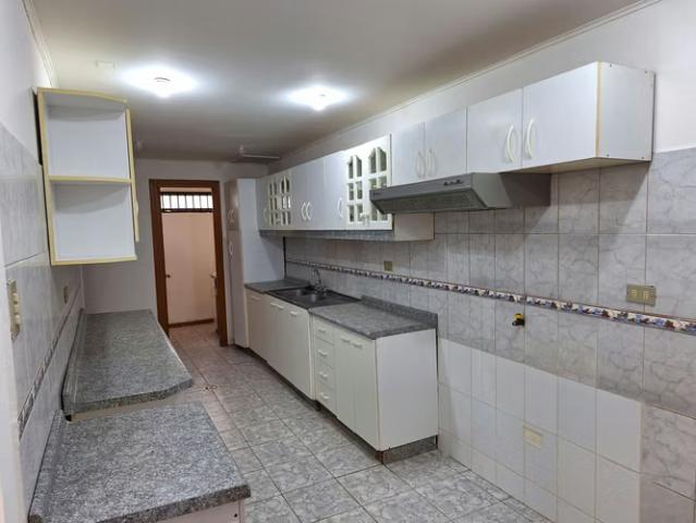 Vendo extraordinaria casa de 140 m2 | 4 dormitorios por 120000. 00 en Los Ángeles