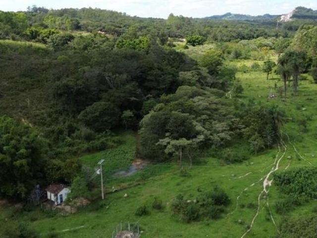 Vendo fazenda em Carmo do Cajuru com ótima localização!