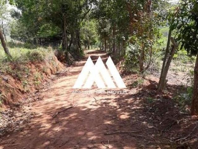 Vendo fazenda em Itaguara com 6 hectares e rica em água!