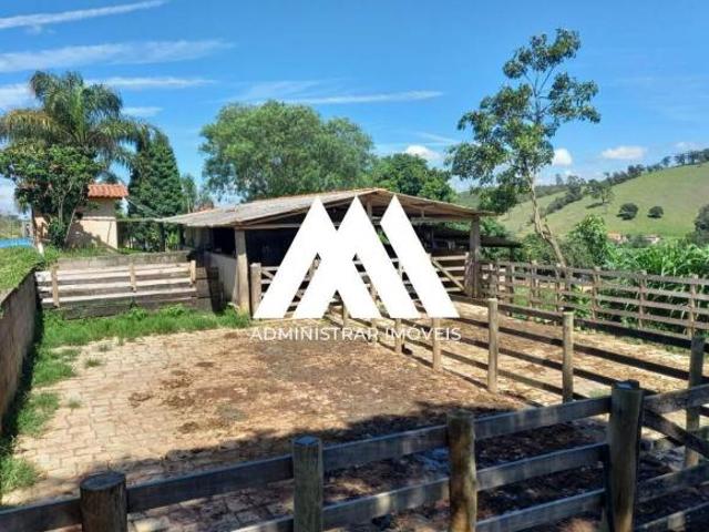Vendo fazenda em Passa Tempo com 30 hectares riquíssima em água!
