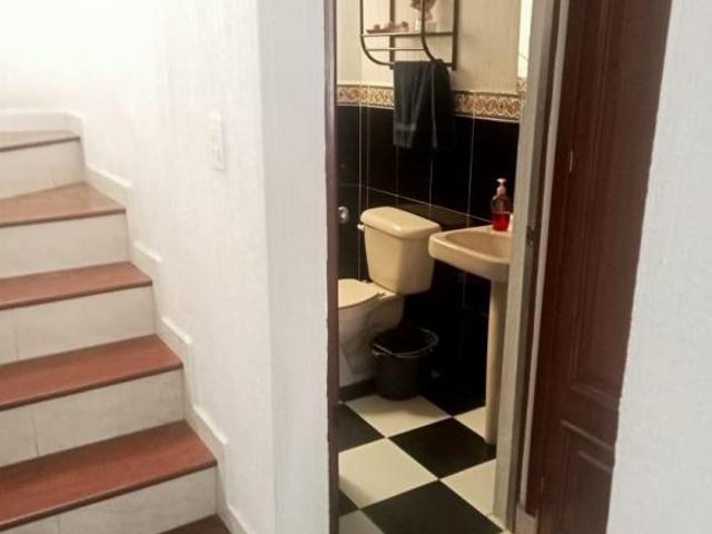 VENDO HERMOSA CASA