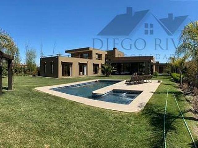 Vendo Hermosa Casa Club de Golf Los Lirios