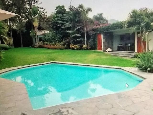 Vendo hermosa casa en Condominio, calle Las Tres Marias 4, Surco
