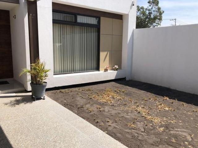 Vendo hermosa residencia autosustentable en Gto, por Querétaro y Corregidora