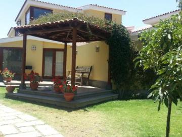 Vendo hermosa y amplia casa en zona exclusiva de cayma