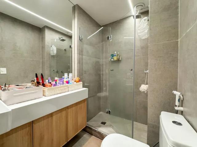 Vendo Leblon Rua Sambaíba 2qtos decorado pronto para morar 1 vg otima localização infra completa