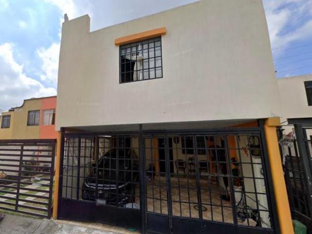 VENDO LINDA CASA EN ZAPOPA, COL. LOMAS DE SAN GONZALO A 15 MIN DE WALMART CALANDRIAS