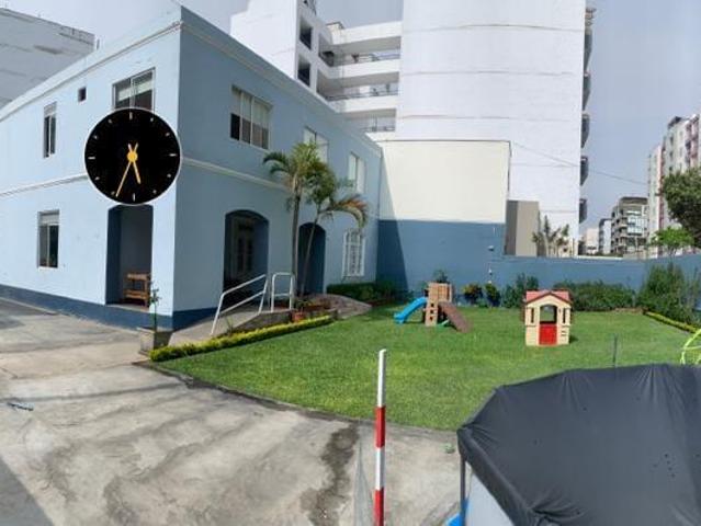 Vendo Linda Casa como Terreno Esquina Calle Bolognesis 4, Miraflores