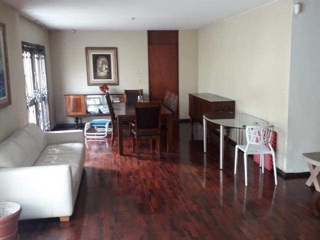 Vendo Linda Casa en Avenida Monterrico Chico 6, Chacarilla, Surco Cruce con Av. Reynaldo Vivanco