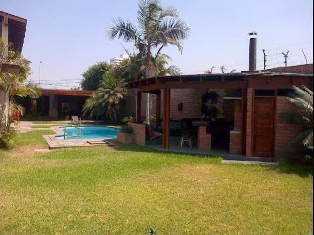 Vendo linda casa en calle Osa Mayor 1, Urbanización Los Granados, Surco
