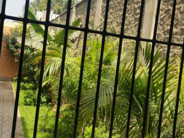 Vendo Linda casa en calle La Laguna Cuadra 4, Urb La planicie, La Molina