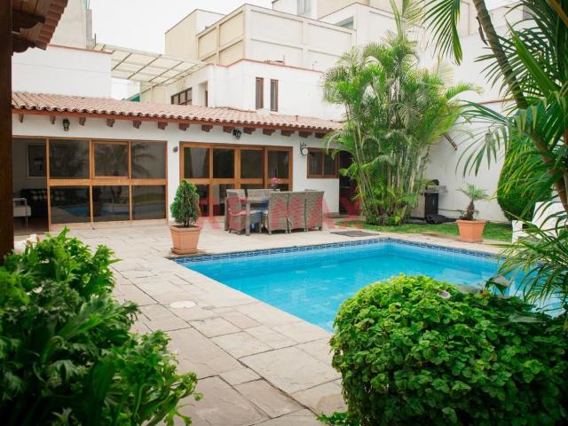 Vendo Linda Casa En Chacarilla San Borja.Frente Al Pentagonito Y A Solo Media Cuadra Del Parque Aramburú
