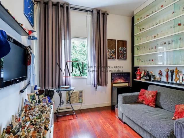Vendo lindo apto 03 qtos 01 suite 02 vagas com 150m Lagoa Rj