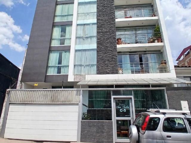VENDO LINDO DEPARTAMENTO EN URB.MAGISTERIO A DOS CUADRAS DE BCP FRENTE PARQUE ALFREDO YEPEZ