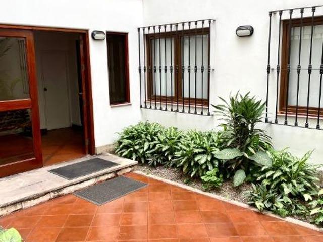 Vendo Lindo Departamento Flat en Calle Pedro Venturo N 2, Piso 2, Urb. Aurora, Miraflores