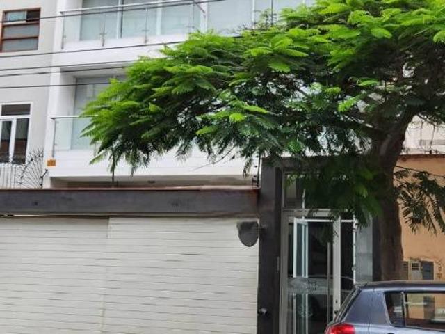 Vendo lindo duplex con terraza en excelente zona de Miraflores