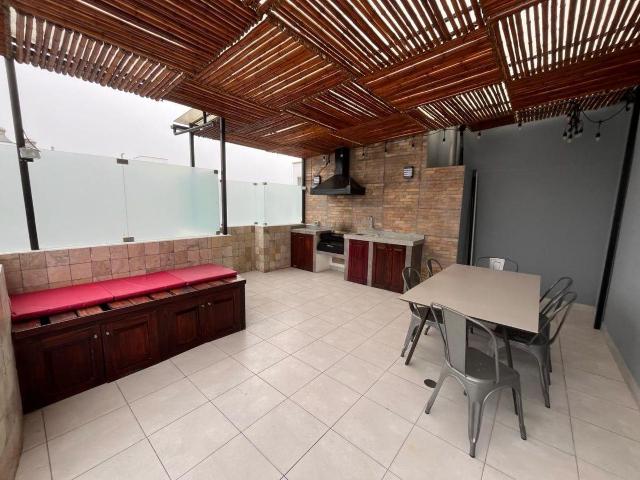 VENDO LINDO DUPLEX EN MIRAFLORES ZONA DE PARQUES