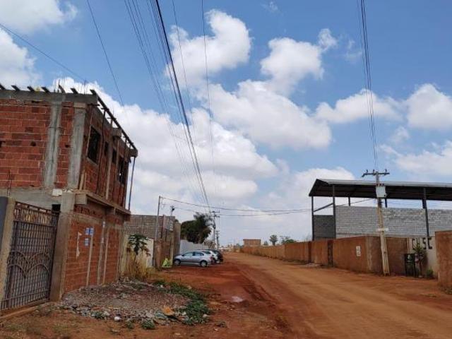 VENDO LOTE MURADO DE 540m2 EM CONDOMÍNIO FECHADO COM 98150 8787