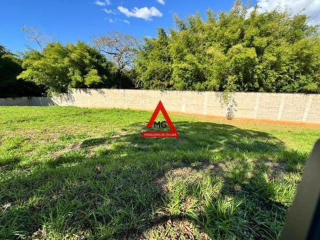 VENDO LOTE NO CONDOMÍNIO ARAUCÁRIA NO BAIRRO PINHEIRINHO EM ITAJUBÁ/MG