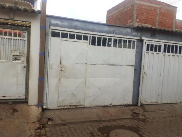 Vendo lote com 4 barracos JN
