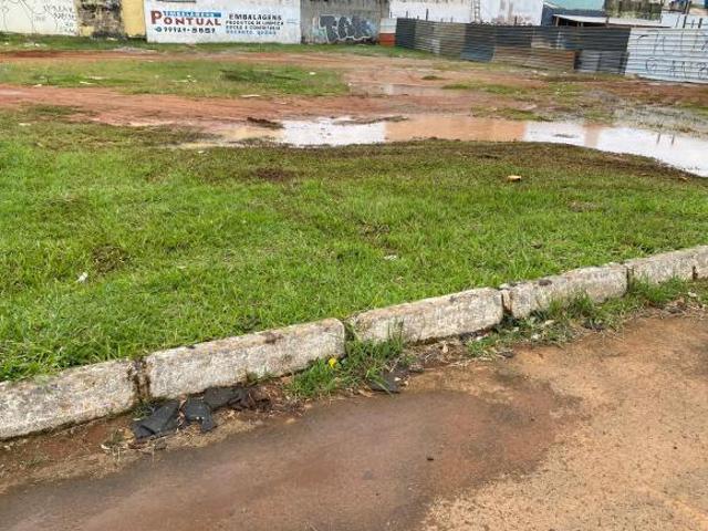 VENDO LOTE COMERCIAL DE 782m2 NO RIACHO FUNDO I DE FRENTE P/ PISTA PRINCIPAL!