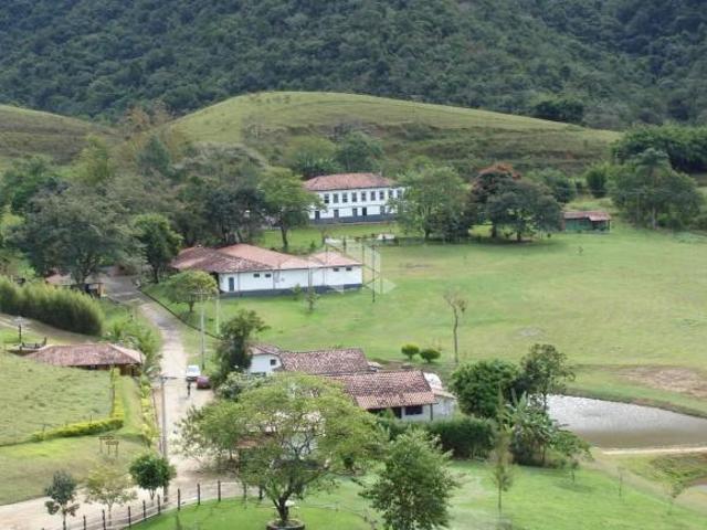 Vendo Maravilhosa Fazenda Centenária em Piquete/SP