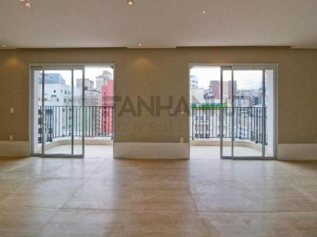 Vendo Maravilhoso apartamento totalmente reformado no coração dos Jardins ! Acabamentos nobres