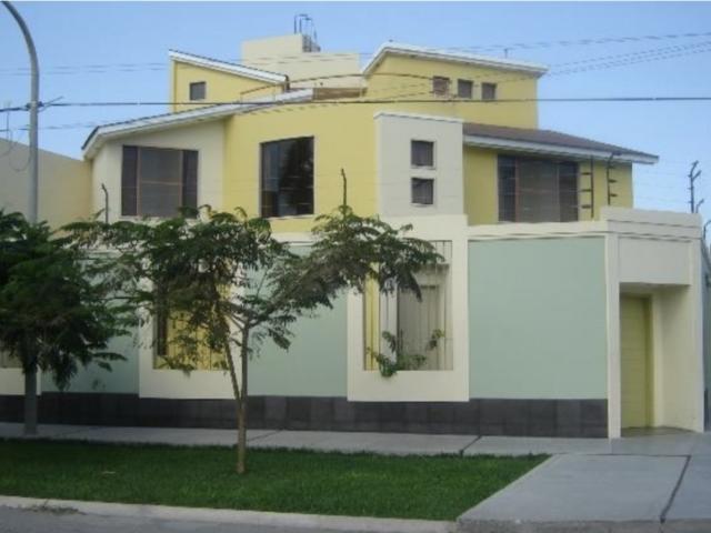 VENDO O ALQUILO AMPLIA CASA EN COCOS DEL CHIPE