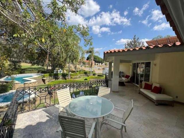 Vendo o rento casa hermosa en club de golf