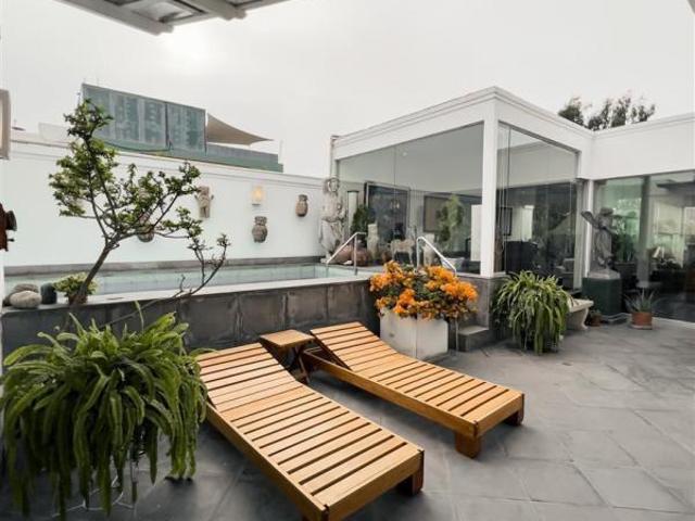 Vendo Penthouse de 380m², fondo a parque, San Isidro Arq. Mario Lara