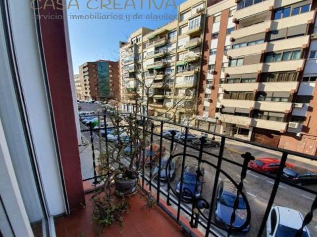 VENDO PISO CON ASCENSOR JUNTO PASEO PECHINA