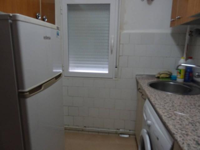 VENDO PISO EN ALMOZARA