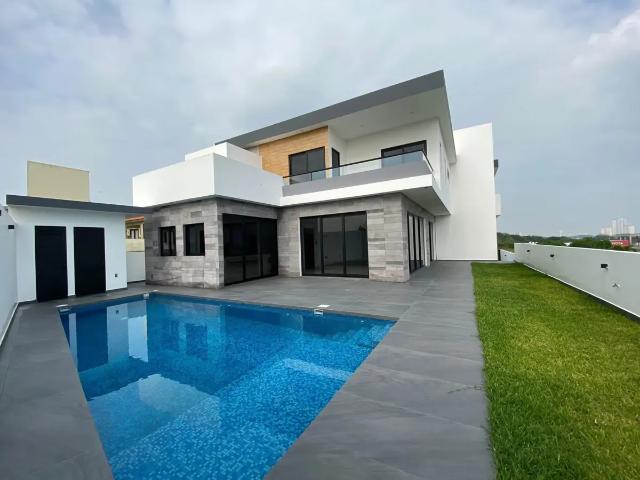 VENDO RESIDENCIA EN LA RIVIERA VERACRUZANA