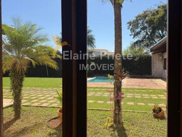VENDO SOBRADO COM 03 DORMITÓRIOS, PISCINA E AMPLO TERRENO – CIDADE JARDIM – PIRASSUNUNGA