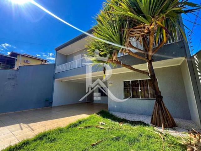 VENDO Sobrado com Piscina e 4 Quartos sendo 1 suíte na Região Leste