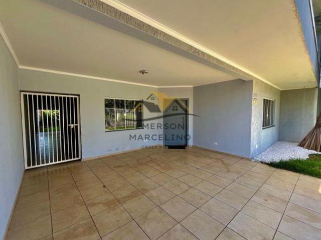 VENDO Sobrado com Piscina e 4 Quartos sendo 1 suíte na Região Leste