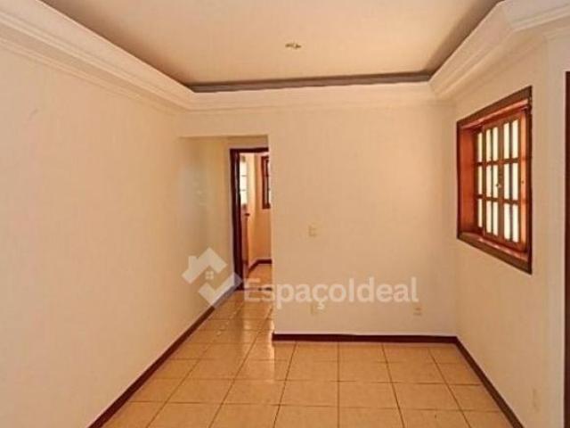 VENDO SOBRADO IMPERDÍVEL ? COMPLETO E COM TODA A ESTRUTURA QUE VOCÊ PRECISA!