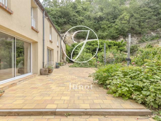 Vendôme Loir Et Cher Maison de ville avec son jardin à v. 257m² Vendôme